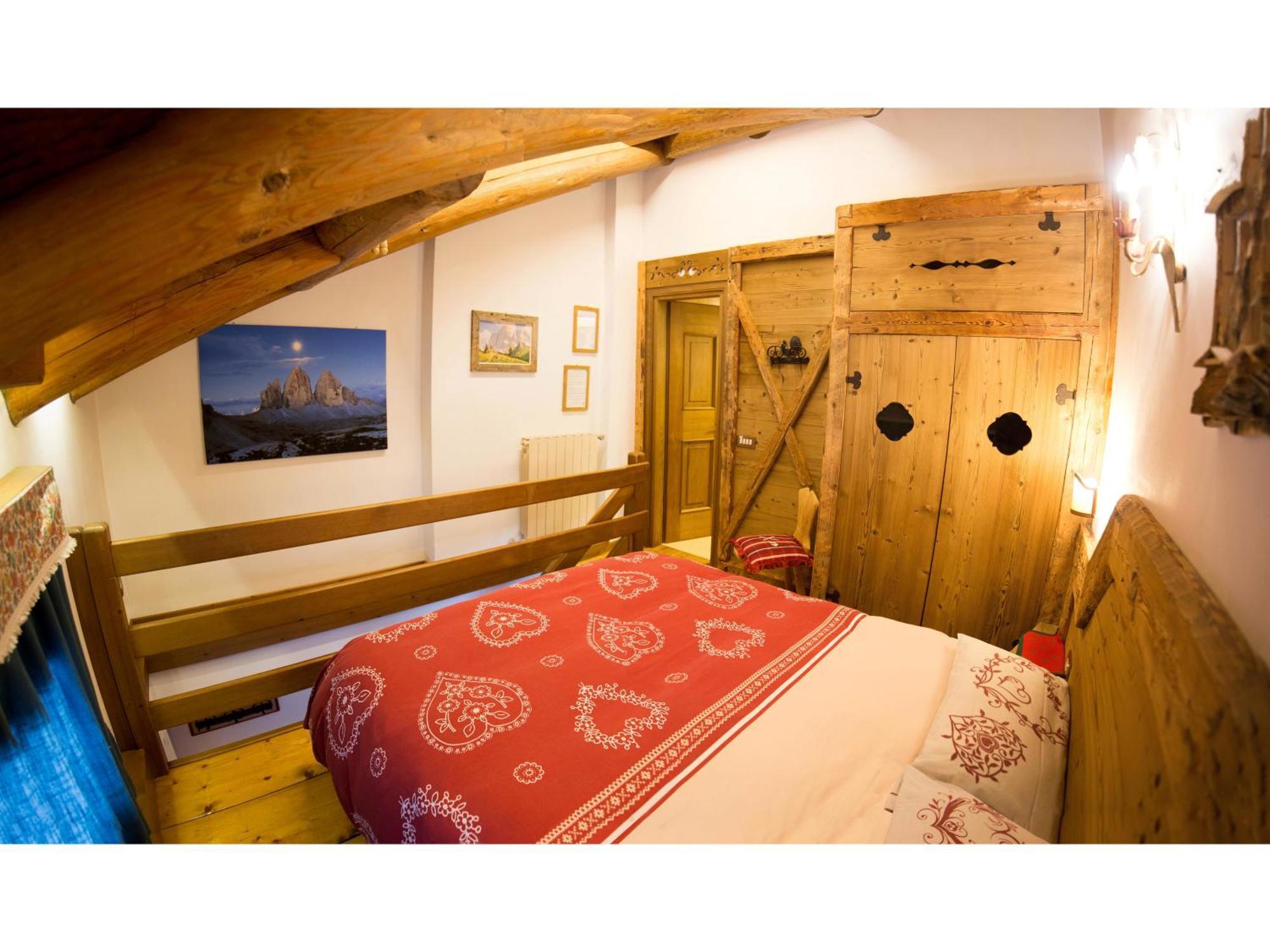 Cristallo & Faloria Suite Apartments コルティーナ・ダンペッツォ エクステリア 写真